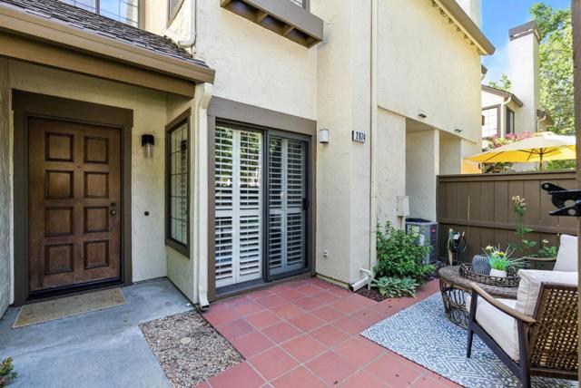 2074 Foxhall Loop, San Jose CA: https://media.crmls.org/mediaz/c1e5c2c1-8c4c-4eb6-913a-1d37bcc2df74.jpg
