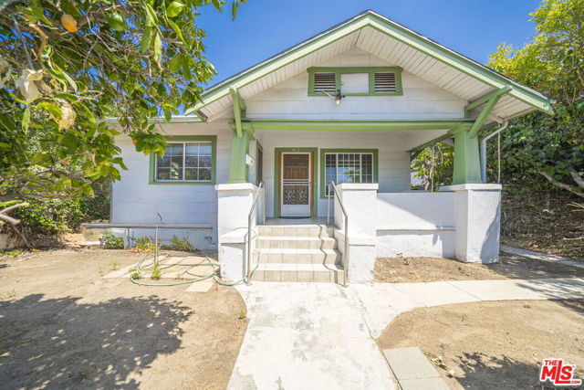 219 S Avenue 60, Los Angeles CA: https://media.crmls.org/mediaz/c1e5d2bb-abd7-43af-b38d-bb9e7f571229.jpg