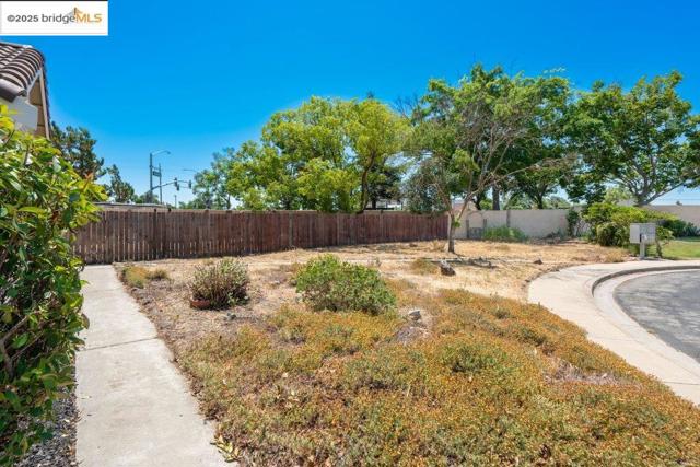 1927 Babbe St, Oakley CA: https://media.crmls.org/mediaz/c1e5e5a0-f72b-4007-a615-cec7c242ce18.jpg