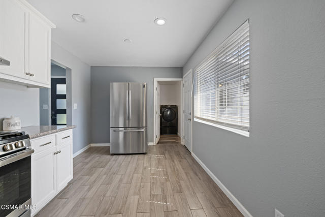 789 Glen Oaks Road, Thousand Oaks CA: https://media.crmls.org/mediaz/c1e653b8-13a3-4601-9b22-16f6a16d96dc.jpg