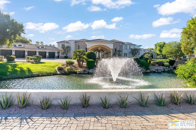 1 Saint Petersburg Court, Rancho Mirage CA: https://media.crmls.org/mediaz/c1e672fc-2726-4cd8-8441-513a3d245689.jpg