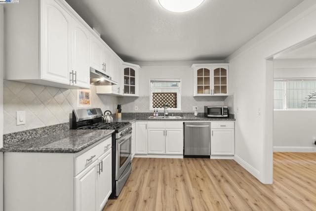 Image 13 of 45 For 3932 Gardenia Pl