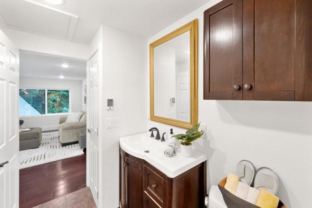 16460 Wood Acres Road, Los Gatos CA: https://media.crmls.org/mediaz/c1e7bb37-4419-465e-94f9-00fbe1b691c5.jpg