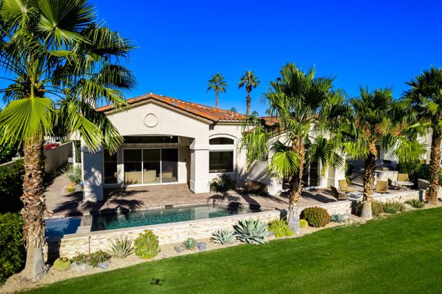 443 Tomahawk Drive, Palm Desert CA: https://media.crmls.org/mediaz/c1e9203f-f760-4fe2-9cc7-5988fbfc85a3.jpg