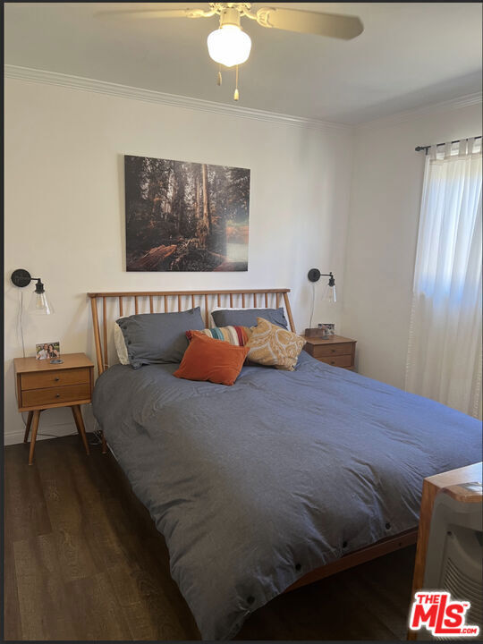 3125 Stanford Avenue, Venice CA: https://media.crmls.org/mediaz/c1e966ef-7cae-4330-8345-bc0e0fa00f85.jpg