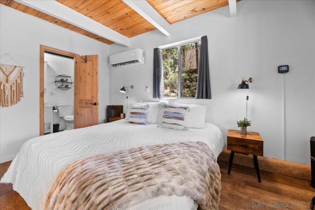 43734 Yosemite Drive, Big Bear CA: https://media.crmls.org/mediaz/c1ea31d9-8187-454c-9ba8-1472936e26d9.jpg