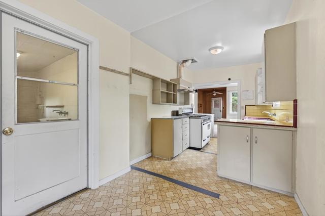 3475 N Main Street, Soquel CA: https://media.crmls.org/mediaz/c1ea97f3-9639-4755-806c-6546a3e4f081.jpg