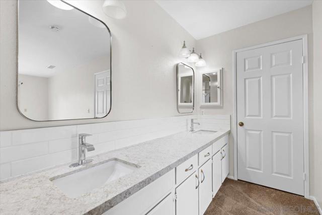 5356 Malcolm St, Oceanside CA: https://media.crmls.org/mediaz/c1eab50a-88ad-437e-a77b-5d2b627ac34e.jpg