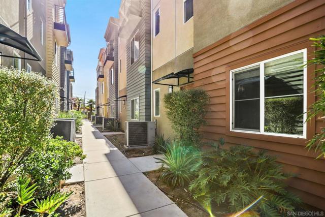 4537 Rainier, San Diego CA: https://media.crmls.org/mediaz/c1eaf8a4-f321-4527-afb2-b39e90c141cb.jpg