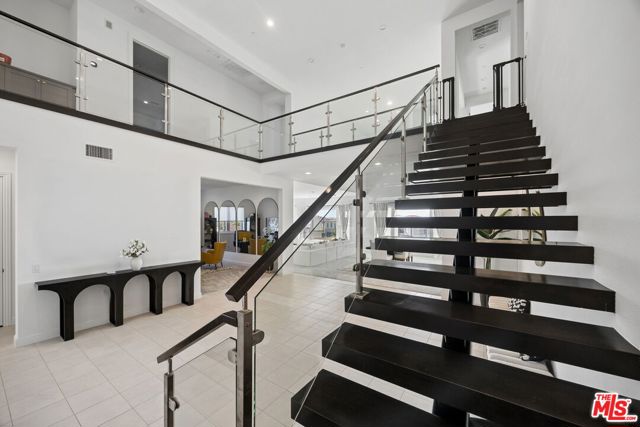 Image 21 of 35 For 11800 Tudor Court