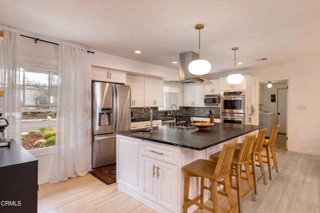 1009 Grandview Avenue, Ojai CA: https://media.crmls.org/mediaz/c1eb8515-48e0-4973-807a-e63297bc2ed8.jpg