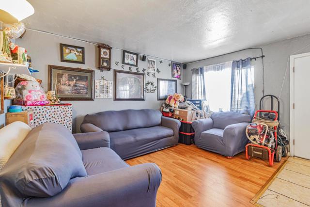 748 Clara Street, Oakland CA: https://media.crmls.org/mediaz/c1ecc675-1b9f-40f2-a684-21dfce052722.jpg