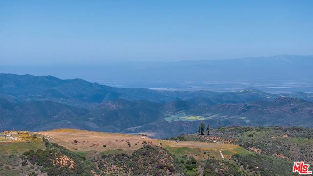 9522 Cotharin Road, Malibu CA: https://media.crmls.org/mediaz/c1ed4b16-3bf3-4791-ae5c-893b699d5b61.jpg