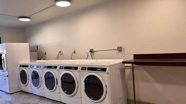 Detail Gallery Image 32 of 37 For 1450 Locust Ave #425,  Long Beach,  CA 90813 - 1 Beds | 1 Baths