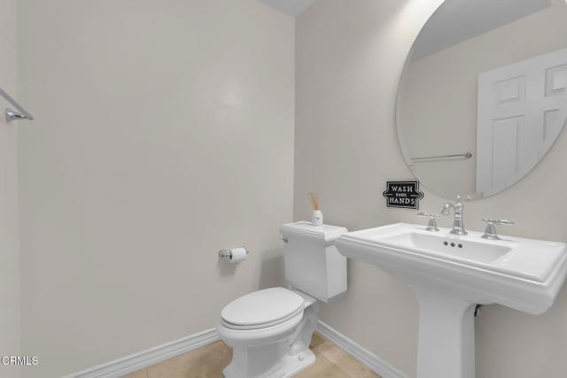 Detail Gallery Image 9 of 64 For 821 Somera Ct, Simi Valley,  CA 93065 - 5 Beds | 4/1 Baths