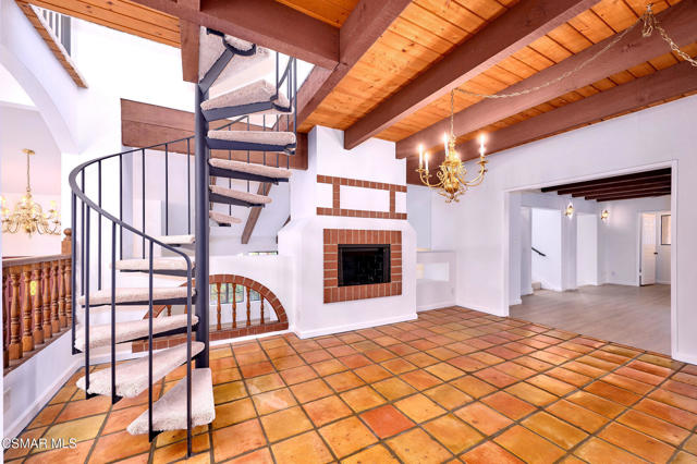 751 Wildwood Avenue, Thousand Oaks CA: https://media.crmls.org/mediaz/c1ed997b-6fd7-4a40-8bfd-1167c064ed10.jpg