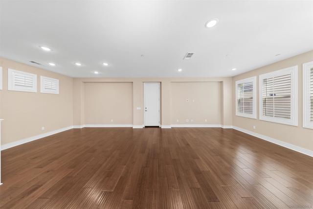 6749 Solterra Vista Pkwy, San Diego CA: https://media.crmls.org/mediaz/c1eeb5c5-636b-4e6b-bfb5-c0a726e0be8e.jpg
