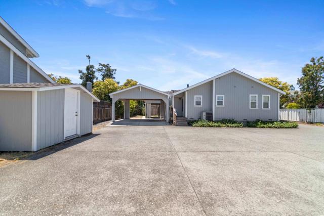 16973 Roberts Road, Los Gatos CA: https://media.crmls.org/mediaz/c1eecf0e-b232-462b-91a1-81750c5f3f0f.jpg
