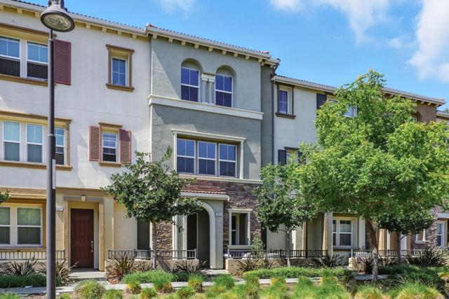 2333 Gibbons Street, Hayward CA: https://media.crmls.org/mediaz/c1ef3f7d-17be-413a-a8f9-001c0eddabb2.jpg