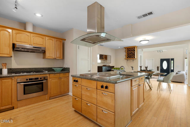Detail Gallery Image 22 of 71 For 4917 Angeles Crest Hwy, La Canada Flintridge,  CA 91011 - 4 Beds | 3 Baths