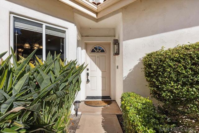 16156 Avenida Venusto, San Diego CA: https://media.crmls.org/mediaz/c1f02a2a-def9-4c83-8979-a3b819d4e2f1.jpg