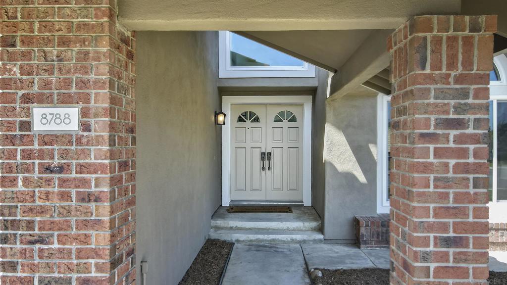 MLS #250025010SD img 4