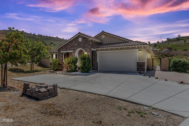 566 Purple Sage Lane, Simi Valley CA: https://media.crmls.org/mediaz/c1f06b3d-a052-4ff2-89b5-999224ec8ede.jpg