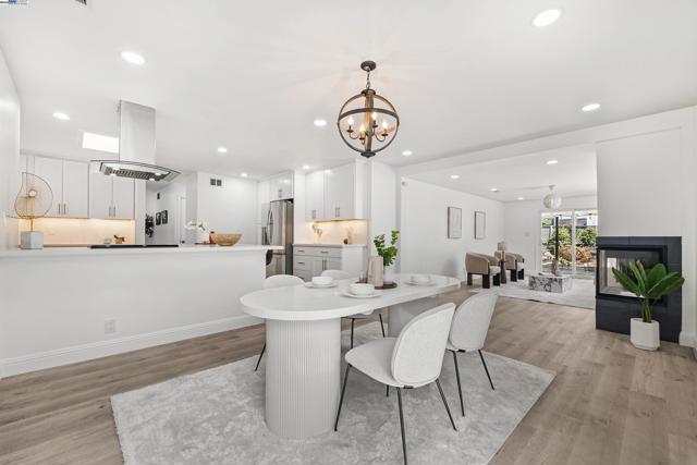 924 Magnolia Dr, Alameda CA: https://media.crmls.org/mediaz/c1f3190e-f3b2-4dcc-9e57-871243f9b14e.jpg