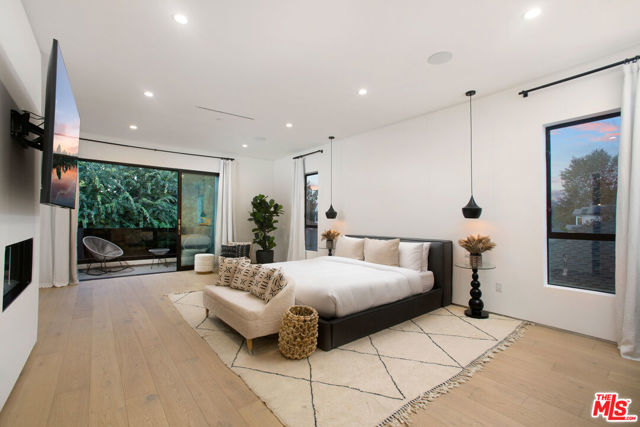 4527 Simpson Avenue, Studio City CA: https://media.crmls.org/mediaz/c1f34b23-d37c-4896-83ae-89c65c0082ee.jpg