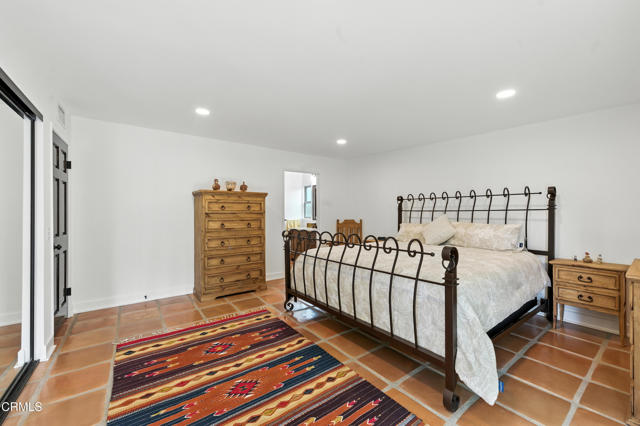 2161 Lathan Avenue, Camarillo CA: https://media.crmls.org/mediaz/c1f37b9e-0963-4af7-b941-fb33a8cfe301.jpg