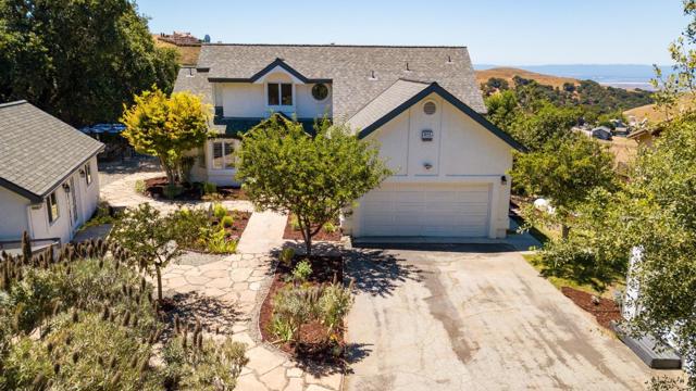 3415 Spring Creek Lane, Milpitas CA: https://media.crmls.org/mediaz/c1f391f3-7a18-4bb9-8f67-c64be1e92615.jpg