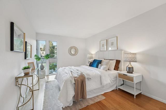 323 Monte Vista Avenue, Oakland CA: https://media.crmls.org/mediaz/c1f3ef0a-cb3a-4864-8d20-604f8b024dcd.jpg