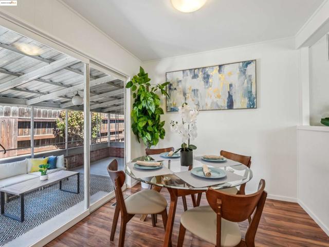 589 Evangeline Way, Hayward CA: https://media.crmls.org/mediaz/c1f46ac3-bb6f-4f77-af6a-11f83b77d2d7.jpg