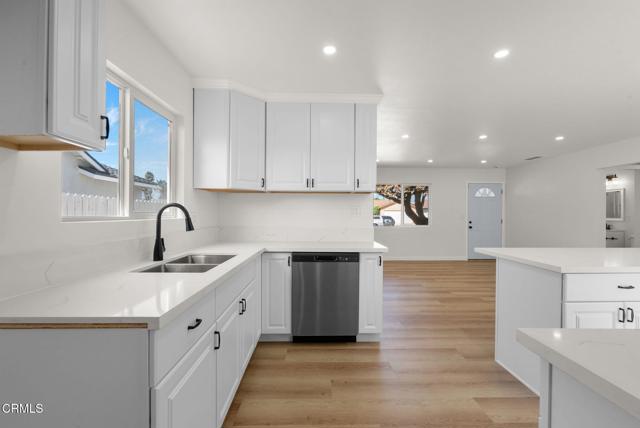 Detail Gallery Image 8 of 31 For 840 Morro Way, Oxnard,  CA 93033 - 3 Beds | 2 Baths