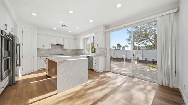 Detail Gallery Image 14 of 49 For 986 White Alder Ave, Chula Vista,  CA 91914 - 4 Beds | 3 Baths