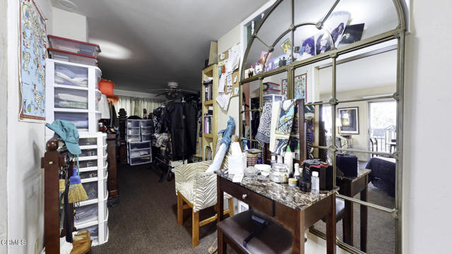 405 Mission Road, Glendale CA: https://media.crmls.org/mediaz/c1f68749-749e-477d-90df-615a013d6c13.jpg