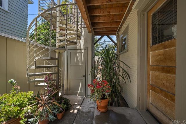 4608 Georgia St, San Diego CA: https://media.crmls.org/mediaz/c1f69384-cecf-452b-b0bb-e59a39839c59.jpg