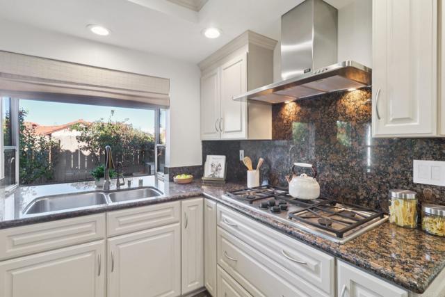 2933 Via Emerado, Carlsbad CA: https://media.crmls.org/mediaz/c1f7567b-7392-44af-a6a0-db329b378ef6.jpg