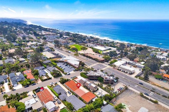 328 30 9th St, Del Mar CA: https://media.crmls.org/mediaz/c1f7a0d0-5fce-453b-83a4-5c9db7dedcaf.jpg
