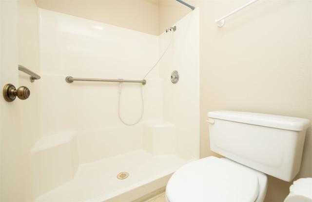 Detail Gallery Image 13 of 17 For 2425 Cranston Dr #35,  Escondido,  CA 92025 - 2 Beds | 2 Baths