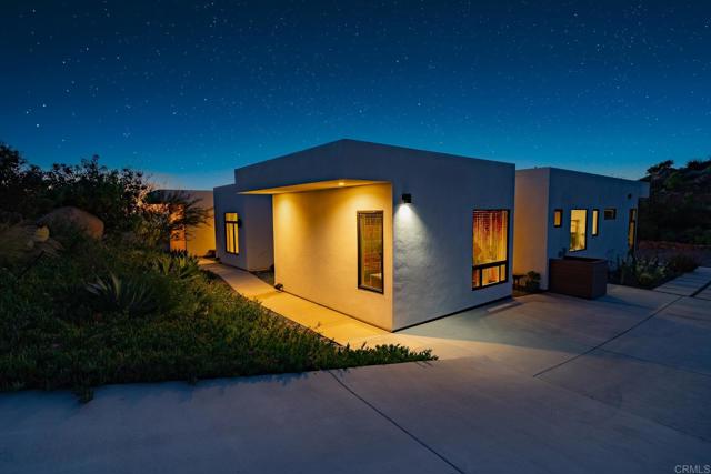 403 Black Canyon Place, Ramona CA: https://media.crmls.org/mediaz/c1f7fd51-b6c7-4456-b825-20351cc18243.jpg