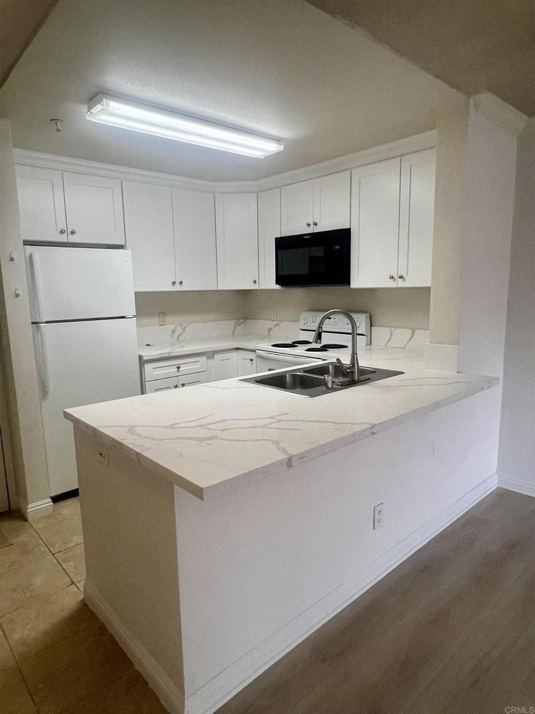 8889 Caminito Plaza Centro - photo 2