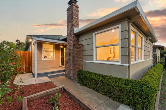 1064 15th Avenue, Redwood City CA: https://media.crmls.org/mediaz/c1f8a2d7-ee98-4e68-9f74-ec60478c1d9d.jpg