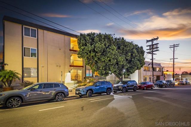 2244 2nd Avenue, San Diego CA: https://media.crmls.org/mediaz/c1f8c1e8-f4d2-4b88-b690-b0ad74f1315b.jpg