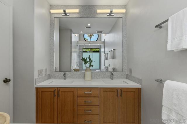 335 Fern Glen, La Jolla CA: https://media.crmls.org/mediaz/c1f8ef2a-c5b0-4da1-9845-fb99fbbfd979.jpg