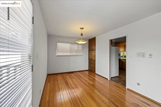 3312 Wisconsin St, Oakland CA: https://media.crmls.org/mediaz/c1f937eb-8706-427b-8807-4c2a5151569f.jpg