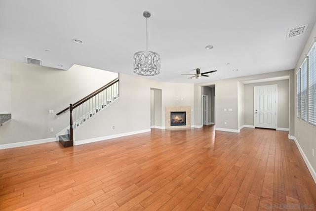 1786 Jasmine Way, Oceanside CA: https://media.crmls.org/mediaz/c1f9b01e-adaa-433c-93b2-4432d6286ef4.jpg