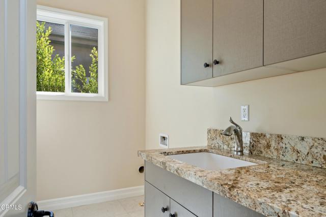 3143 E Sierra Madre Boulevard, Pasadena CA: https://media.crmls.org/mediaz/c1f9c95a-88ea-4766-b62f-49bae348e1f5.jpg