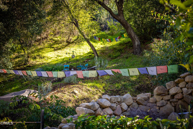15990 Maricopa Highway, Ojai CA: https://media.crmls.org/mediaz/c1fa20ea-aa94-4341-92b8-cdb5752c5e3c.jpg