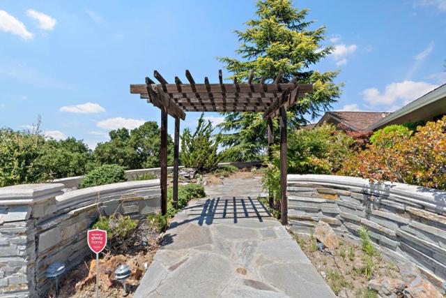 11552 Hillpark Lane, Los Altos CA: https://media.crmls.org/mediaz/c1fa6249-9b9b-4a6b-83fa-6547d2ceb379.jpg